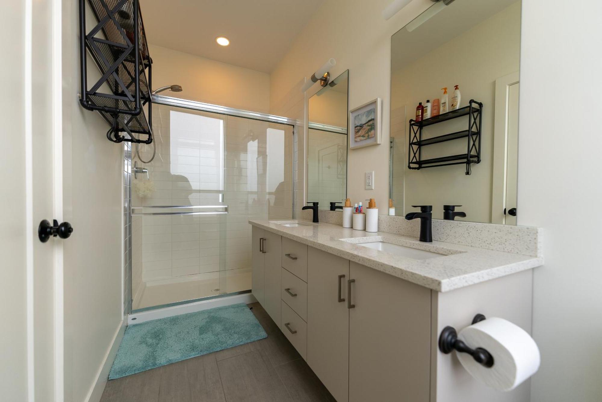 Mountain Retreat With Views, Hot Tub, Games & Ac Villa Chilliwack Dış mekan fotoğraf